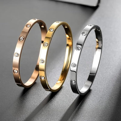 glitrende armbånd med sten